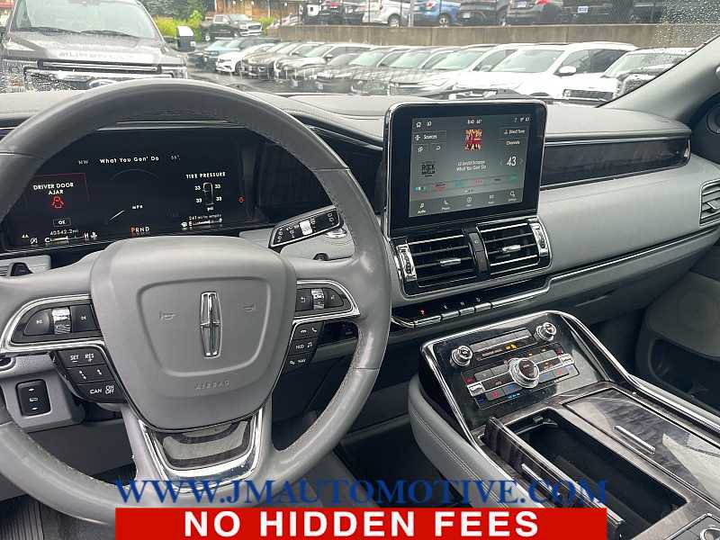 Used 2021 Lincoln Navigator Reserve w/ Luxury Package AWD/4WD image 4