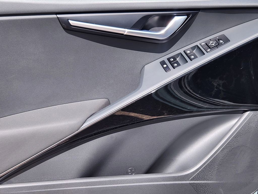 New 2025 Kia Niro EX image 6
