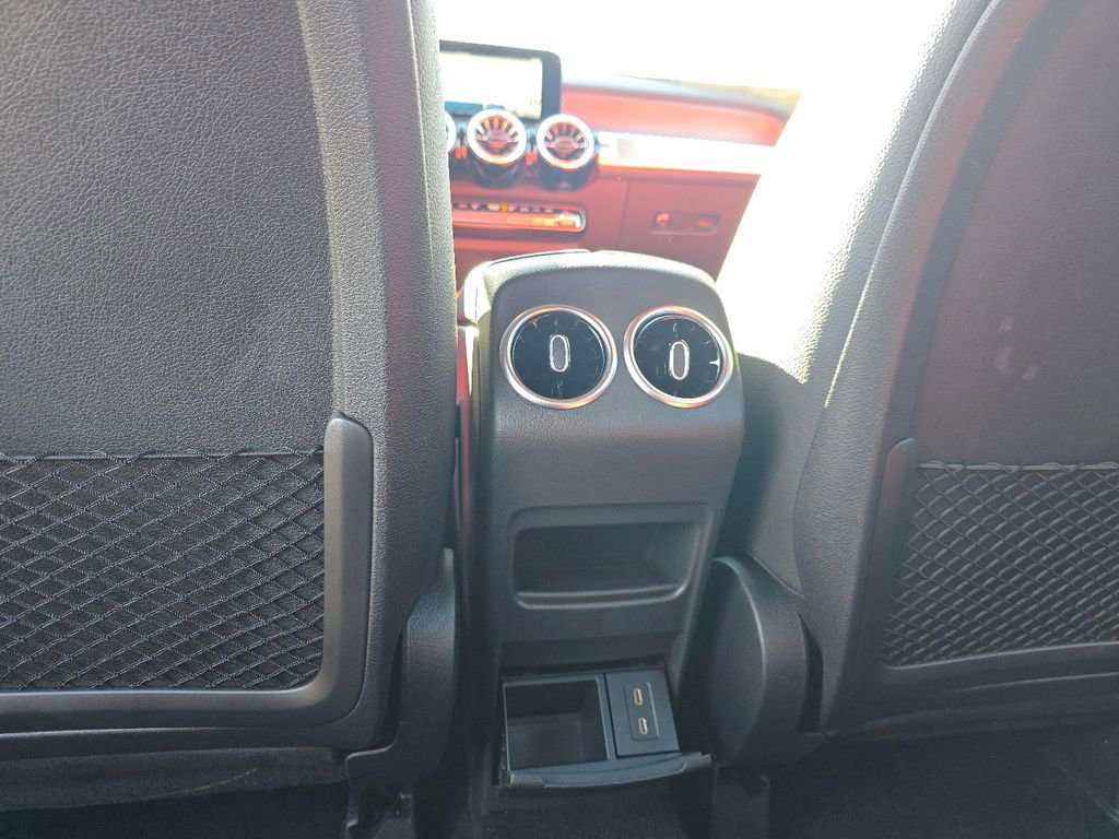 New 2025 Mercedes-Benz GLB 35 AMG 4MATIC image 25