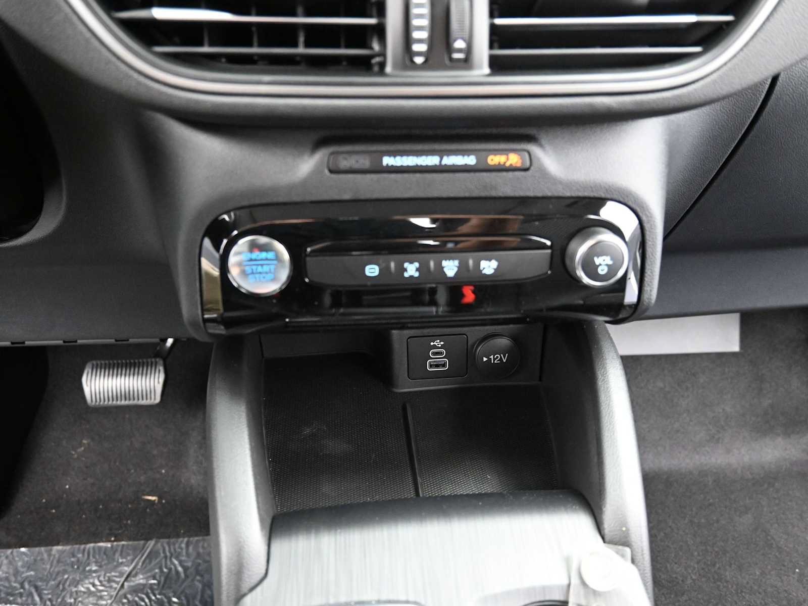 New 2025 Ford Escape SE FWD image 17
