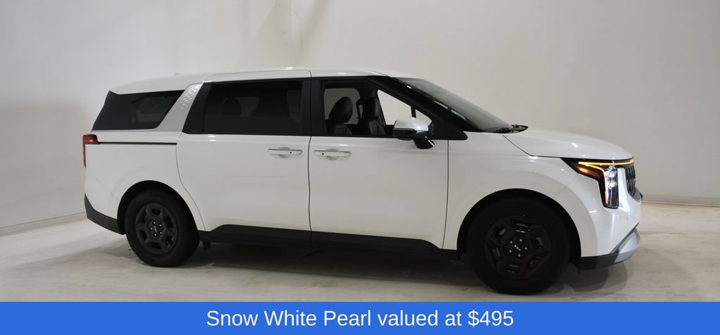 Used 2025 Kia Carnival FWD image 3