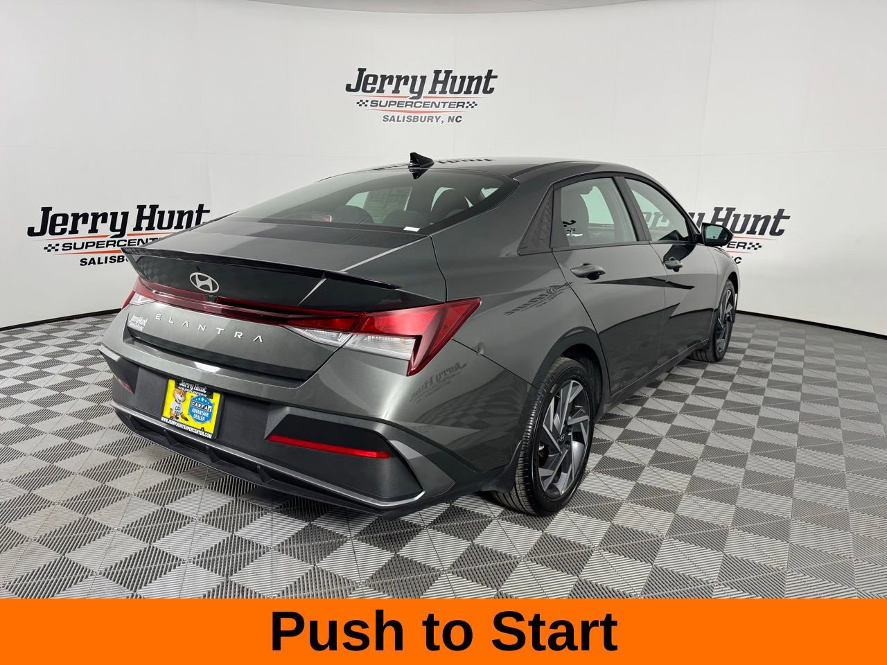 Used 2025 Hyundai Elantra Sport image 9