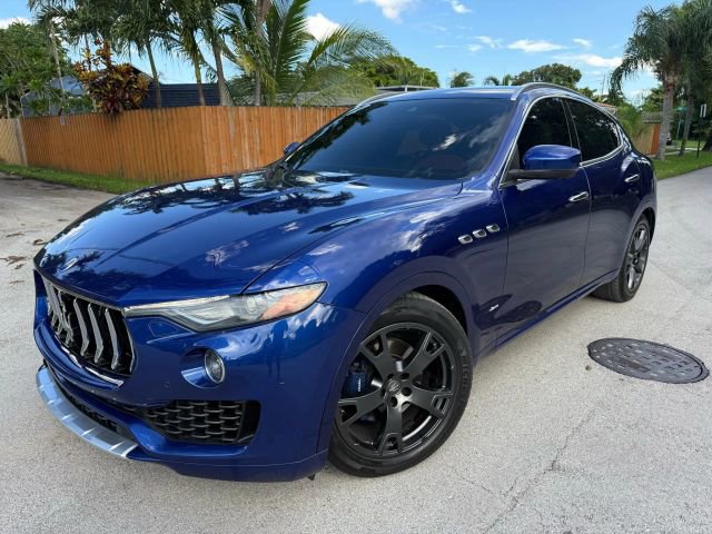 Used 2018 Maserati Levante GranLusso image 2