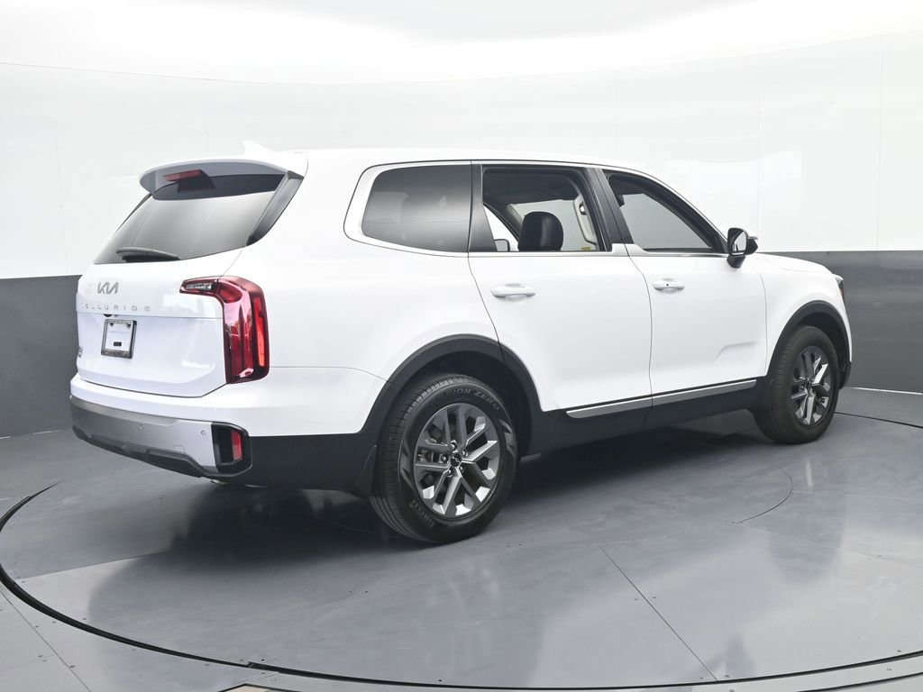 Used 2025 Kia Telluride LX FWD image 6