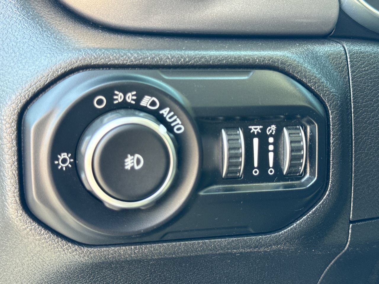 Used 2020 Jeep Wrangler Unlimited Sport w/ Cold Weather Group AWD/4WD image 16