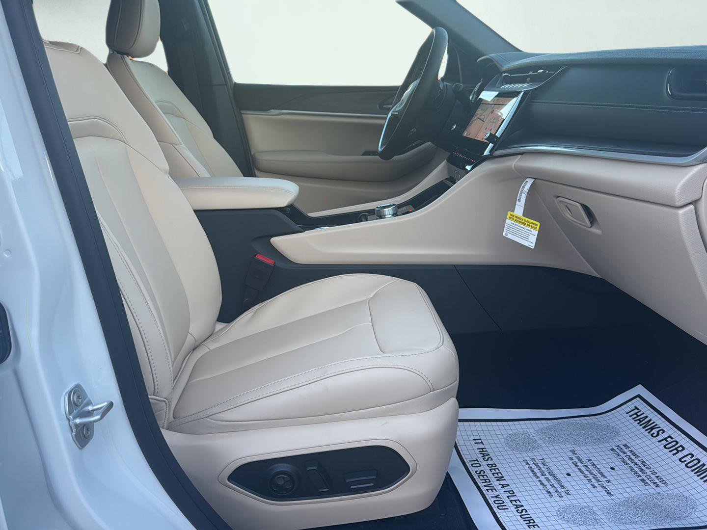 New 2026 Jeep Grand Cherokee Limited w/ Trailer Tow Package image 15