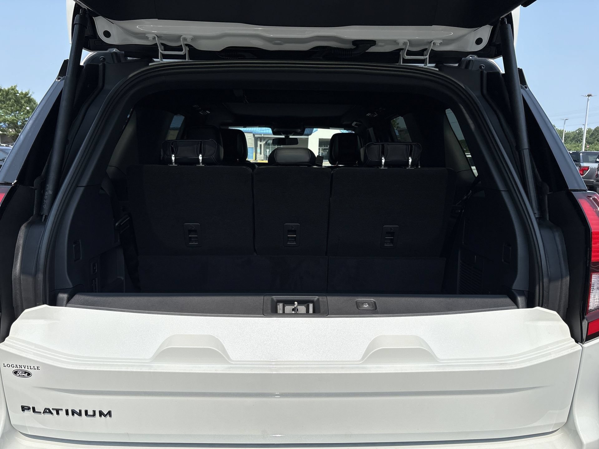 New 2027 Ford Expedition Platinum w/ Stealth Appearance Package RWD image 26