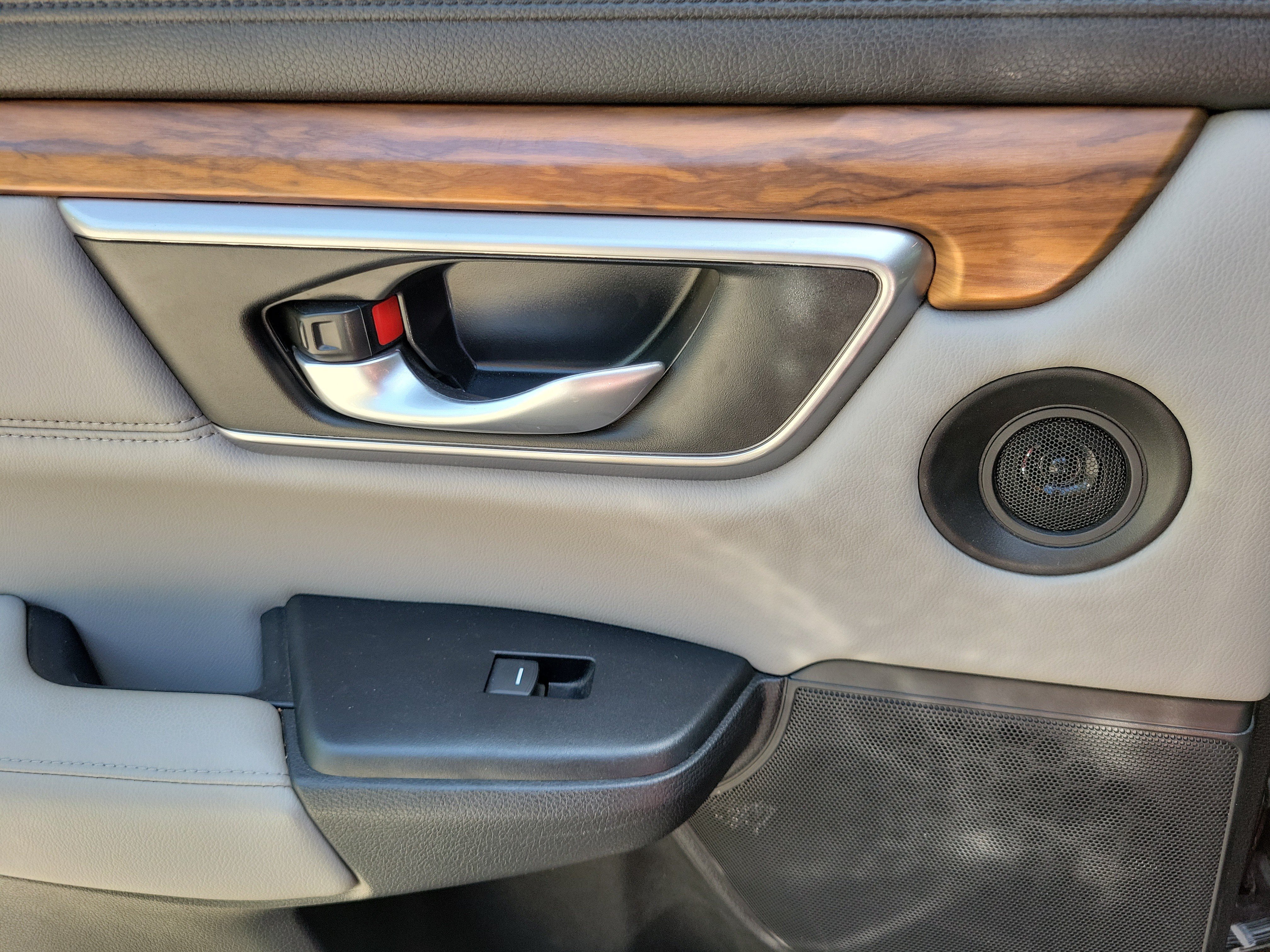 Used 2019 Honda CR-V Touring image 12