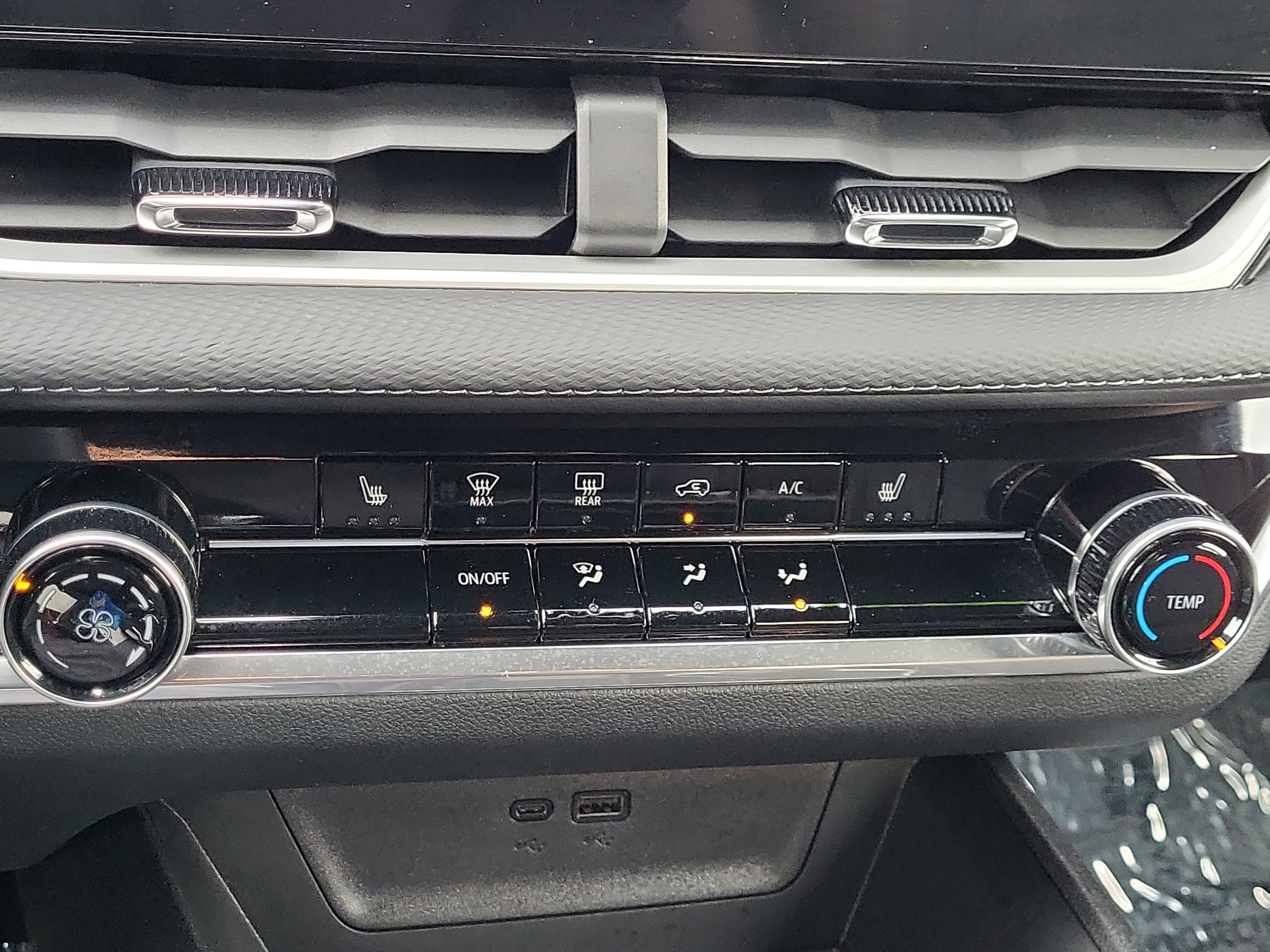 Certified 2025 Chevrolet Equinox LT w/ Safety and Technology Package image 27