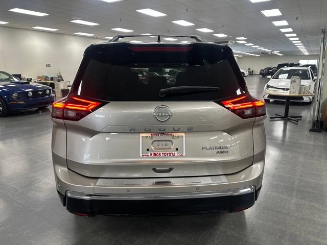 Used 2025 Nissan Rogue Platinum AWD/4WD image 6