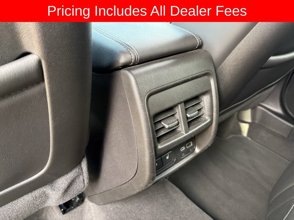 Used 2024 Cadillac XT4 Luxury w/ Cold Weather Package FWD image 31