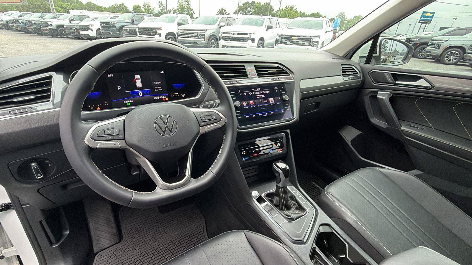 Used 2022 Volkswagen Tiguan SE FWD image 5