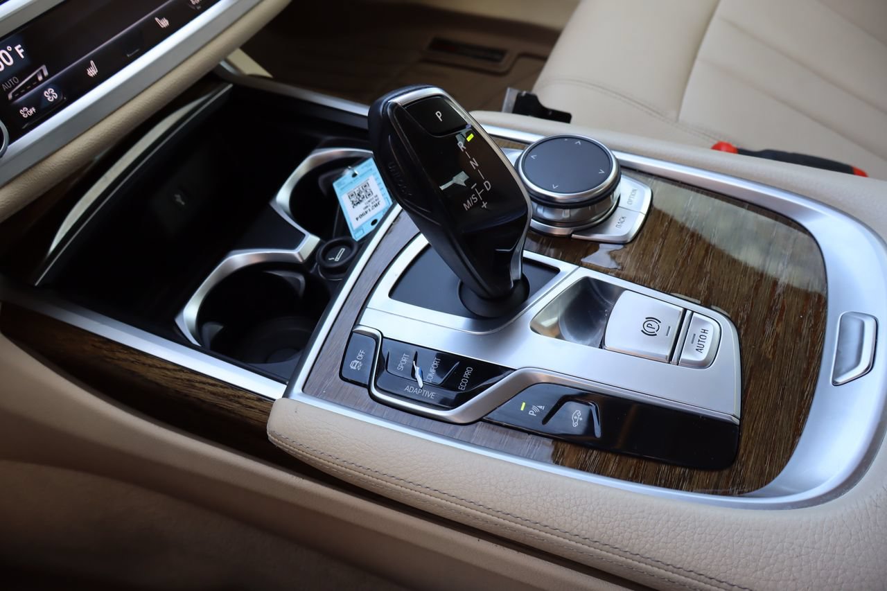 Used 2018 BMW 740i RWD image 26
