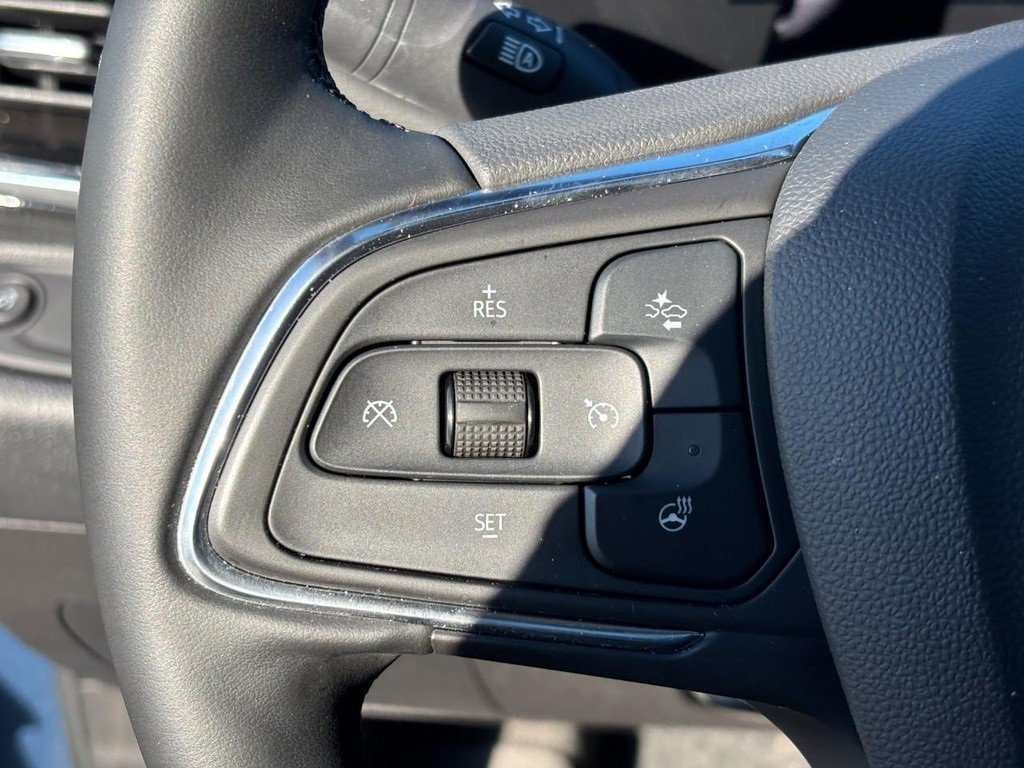 Used 2025 Buick Envista Avenir image 26