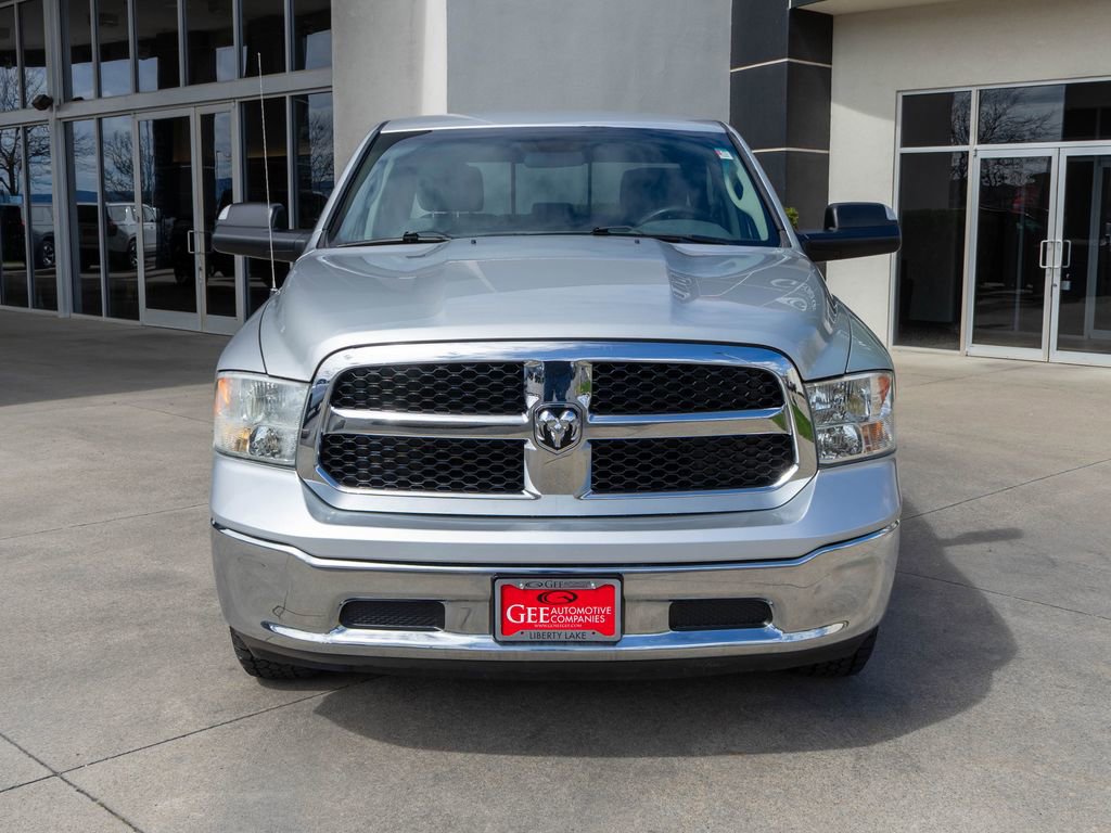 Used 2017 RAM 1500 Classic SLT AWD/4WD image 2