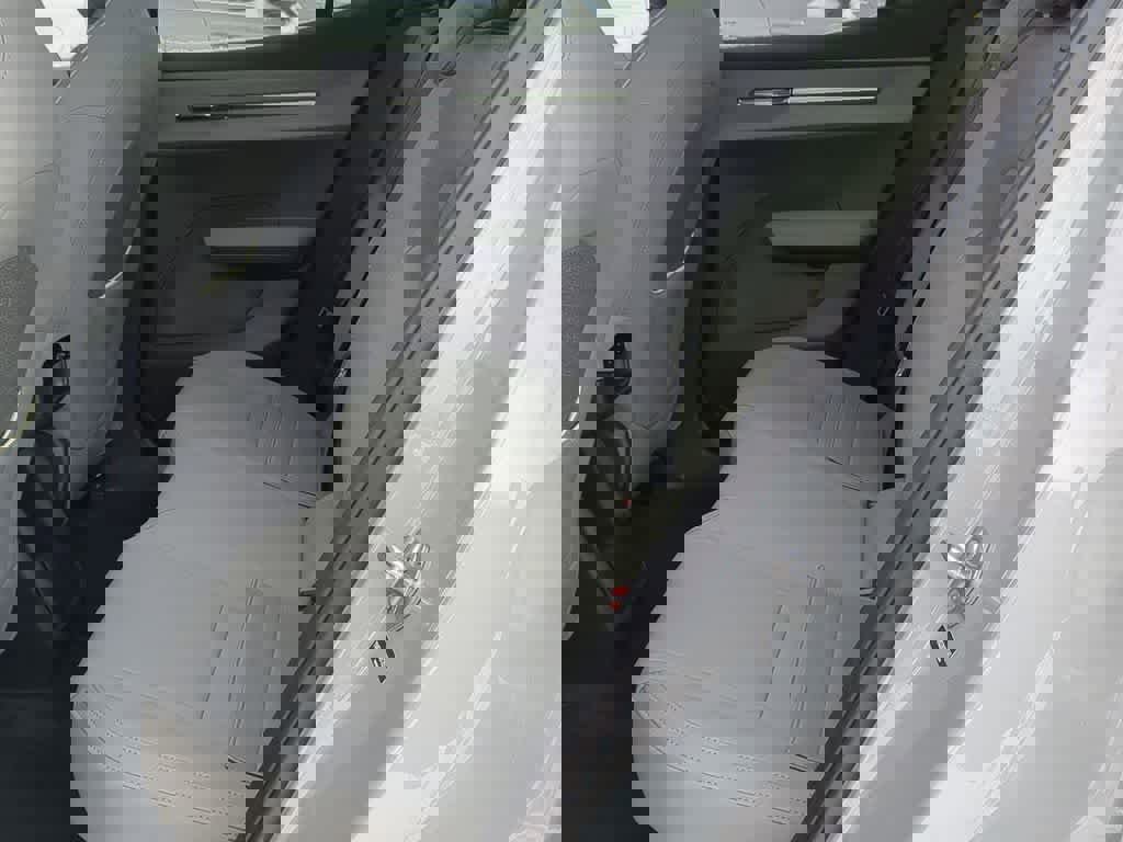 New 2026 Volvo EX30 Plus w/ Protection Package Premier image 18