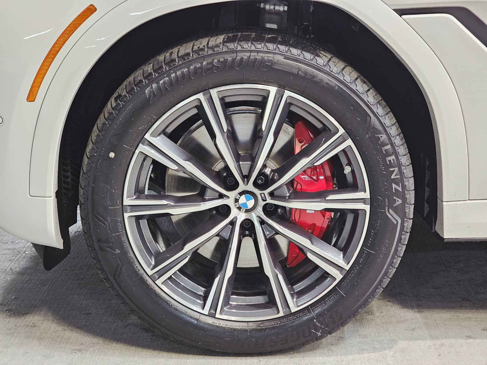 New 2026 BMW X6 xDrive40i w/ Climate Comfort Package image 8