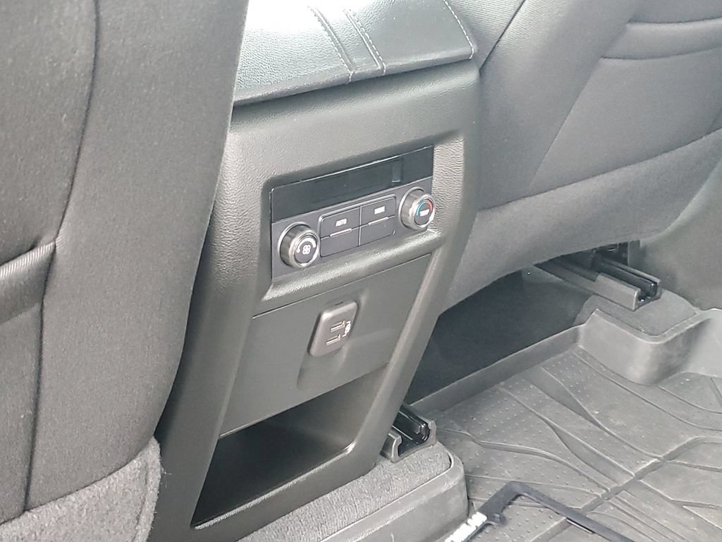 Certified 2023 Chevrolet Traverse LT FWD image 31