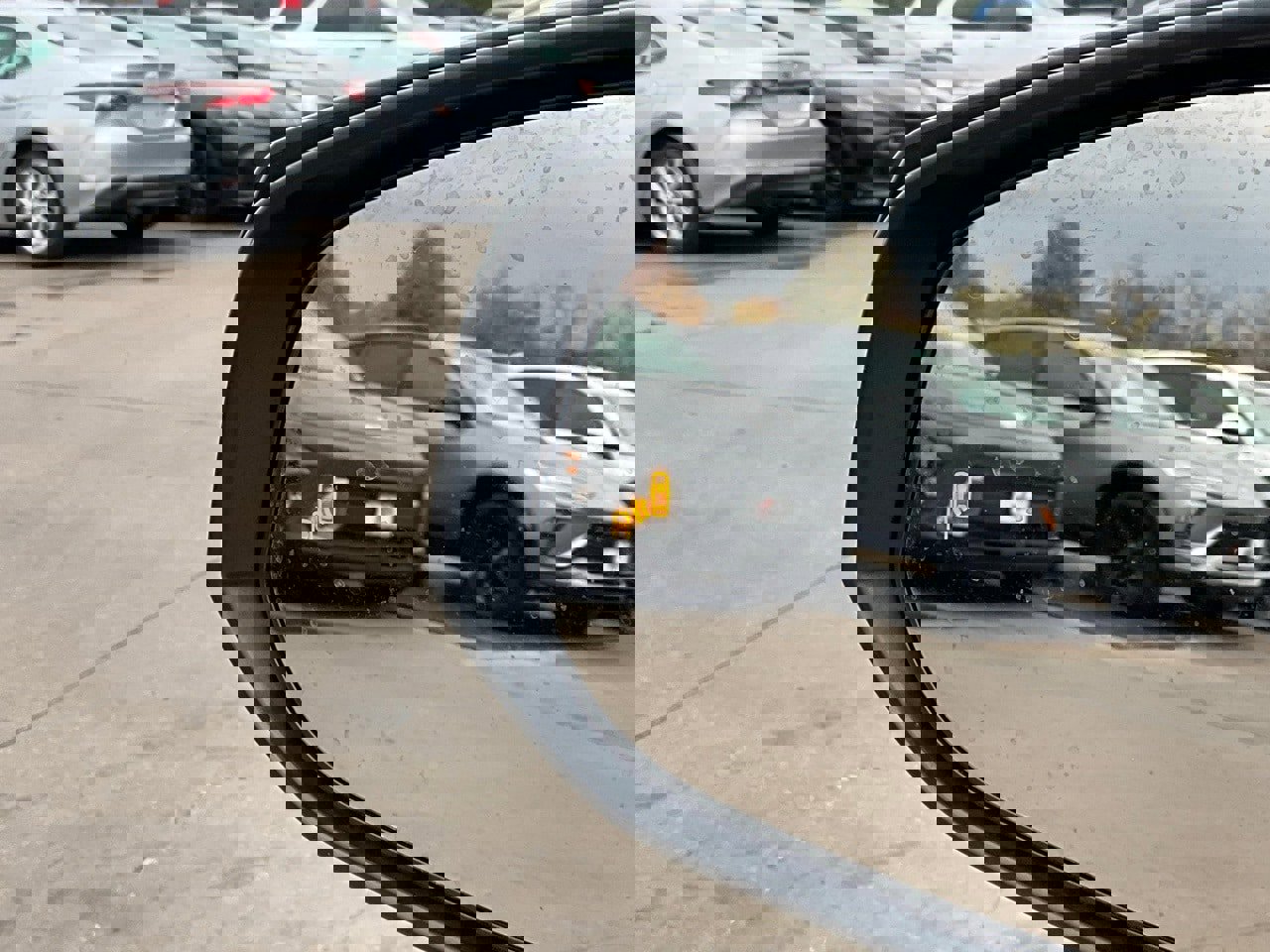 Used 2025 Toyota Corolla Cross LE image 19