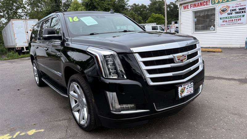 Used 2016 Cadillac Escalade ESV Luxury AWD/4WD image 4