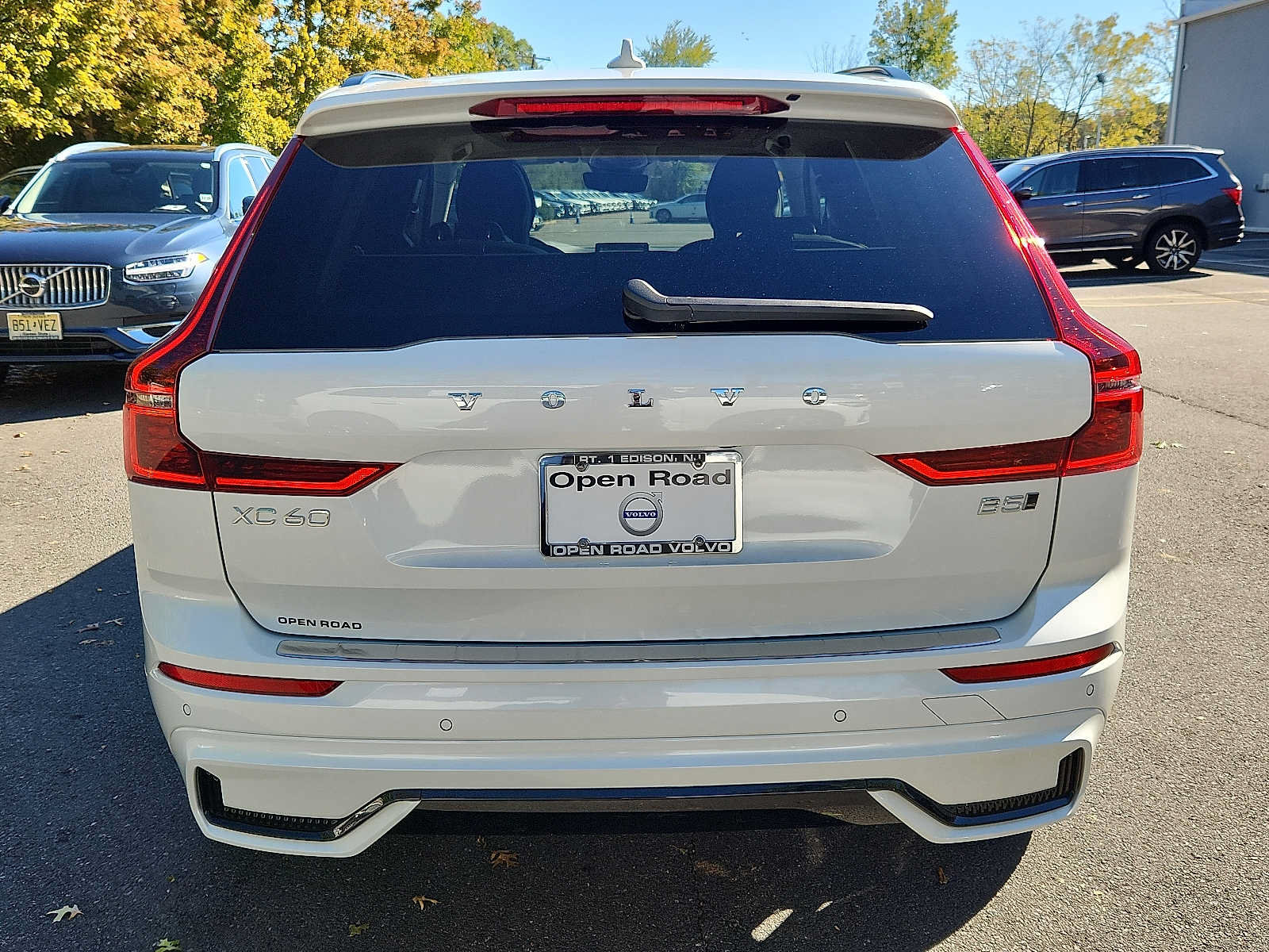 Used 2027 Volvo XC60 B5 Ultra AWD/4WD image 5