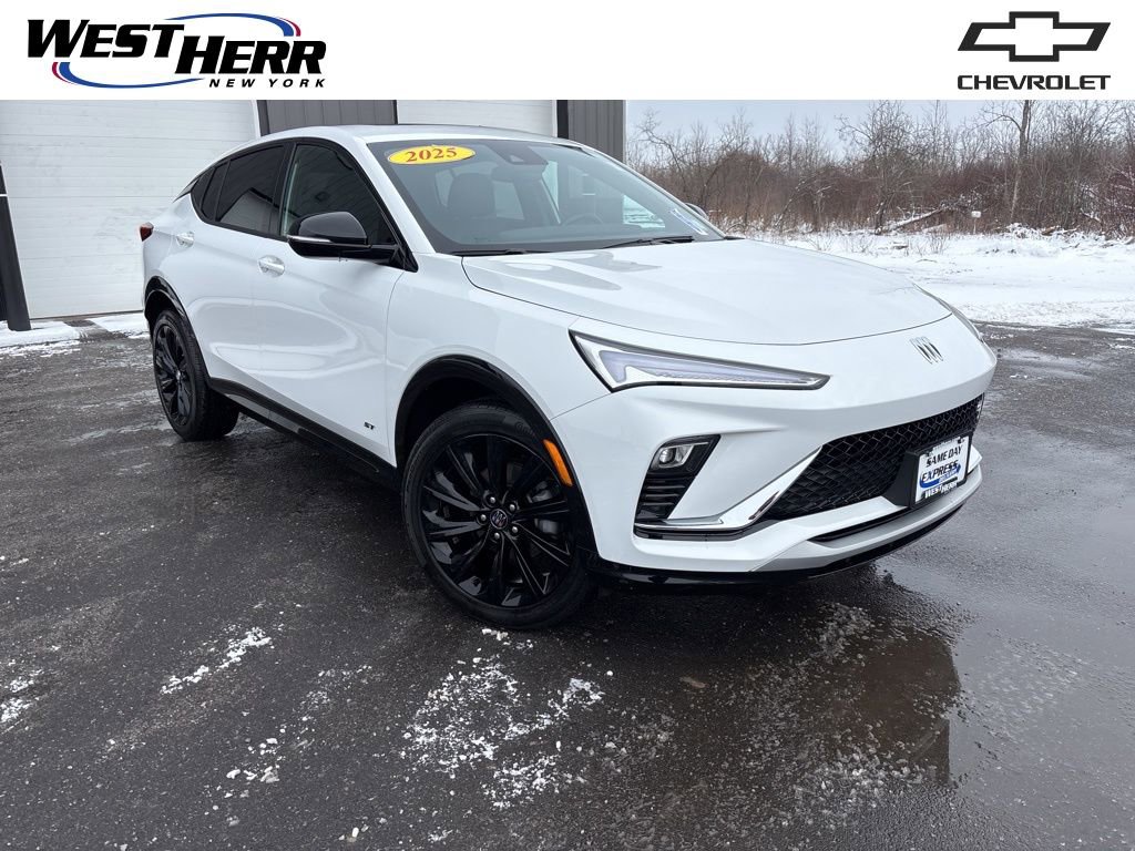 Used 2025 Buick Envista Sport Touring w/ Experience Buick Package image 1