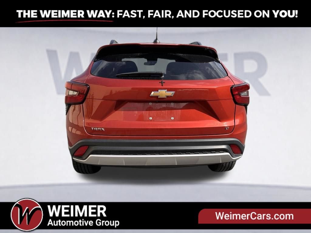 Used 2024 Chevrolet Trax LT w/ LT Convenience Package FWD image 25