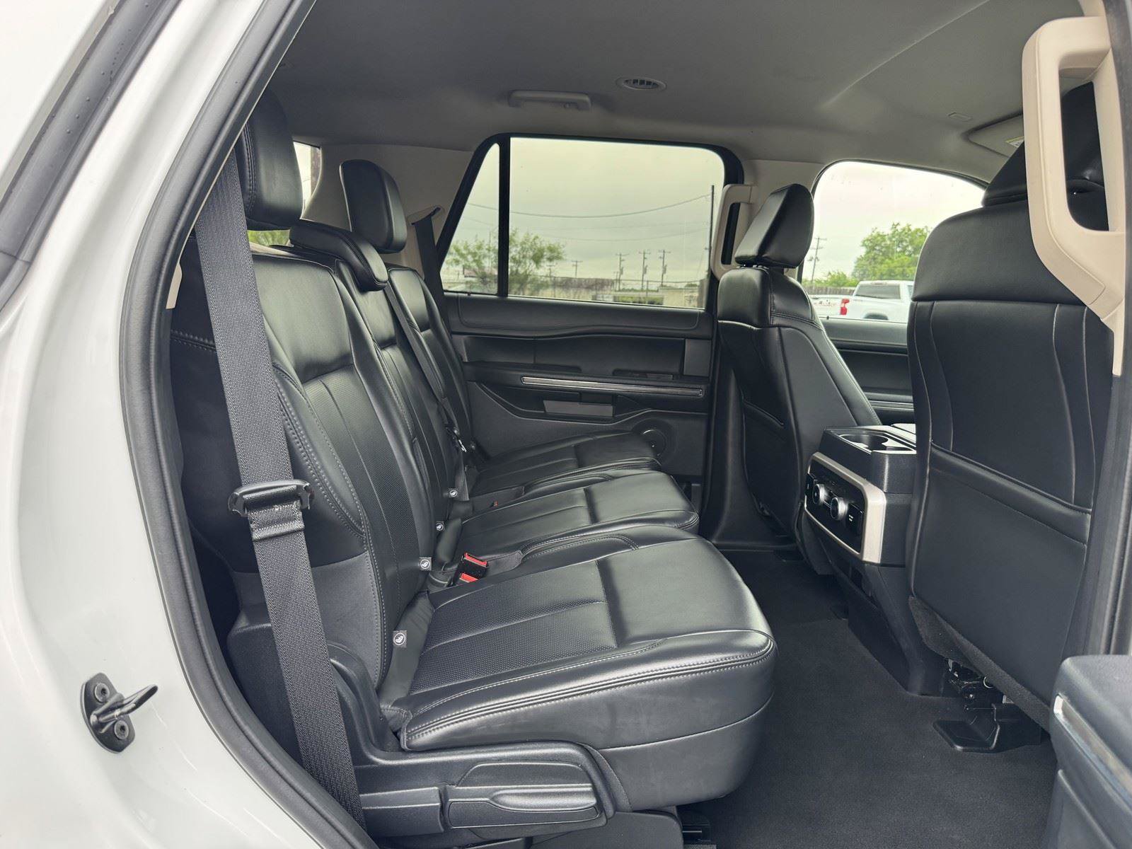 Used 2024 Ford Expedition XLT AWD/4WD image 41