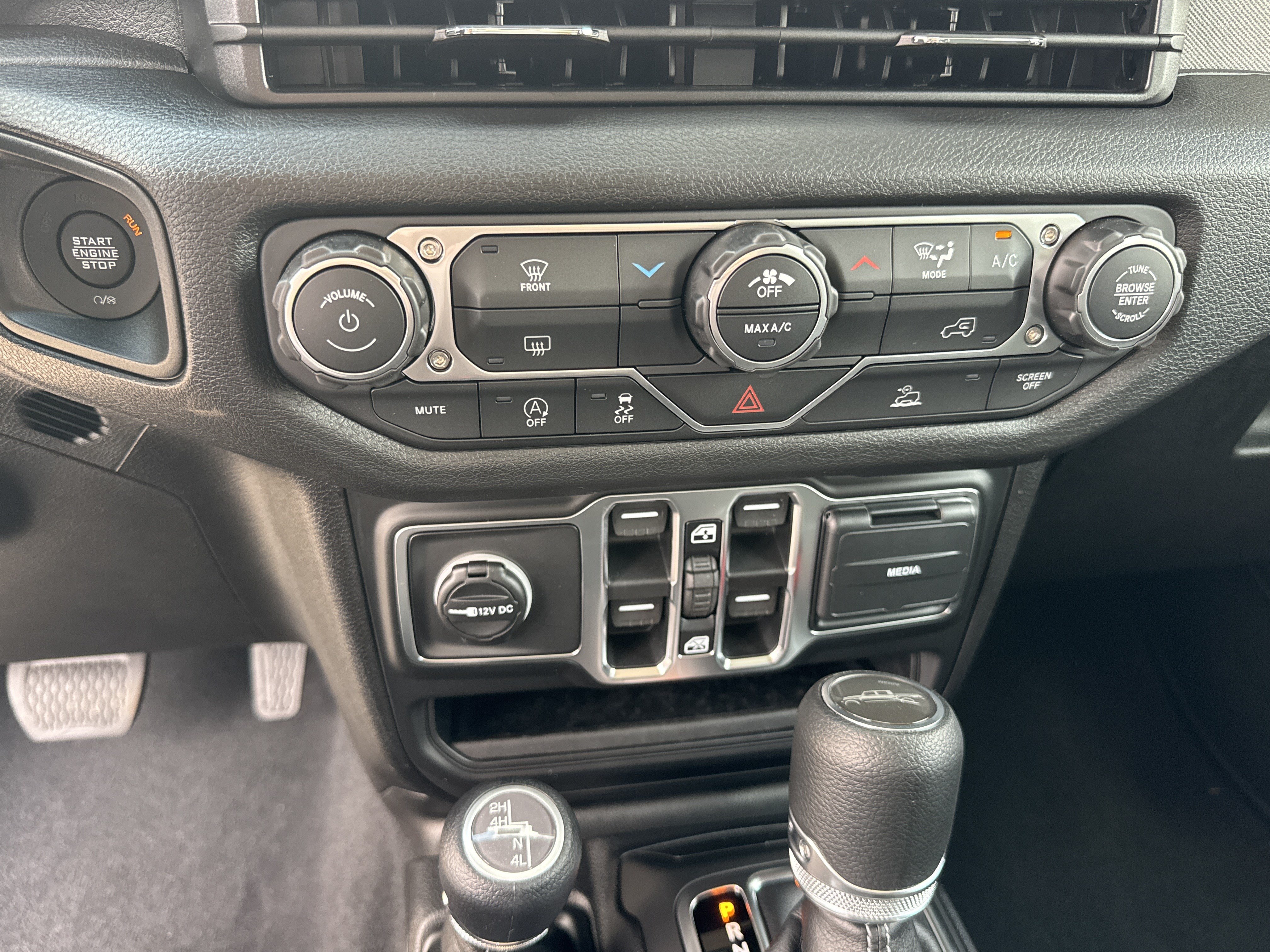 New 2026 Jeep Gladiator Sport AWD/4WD image 65