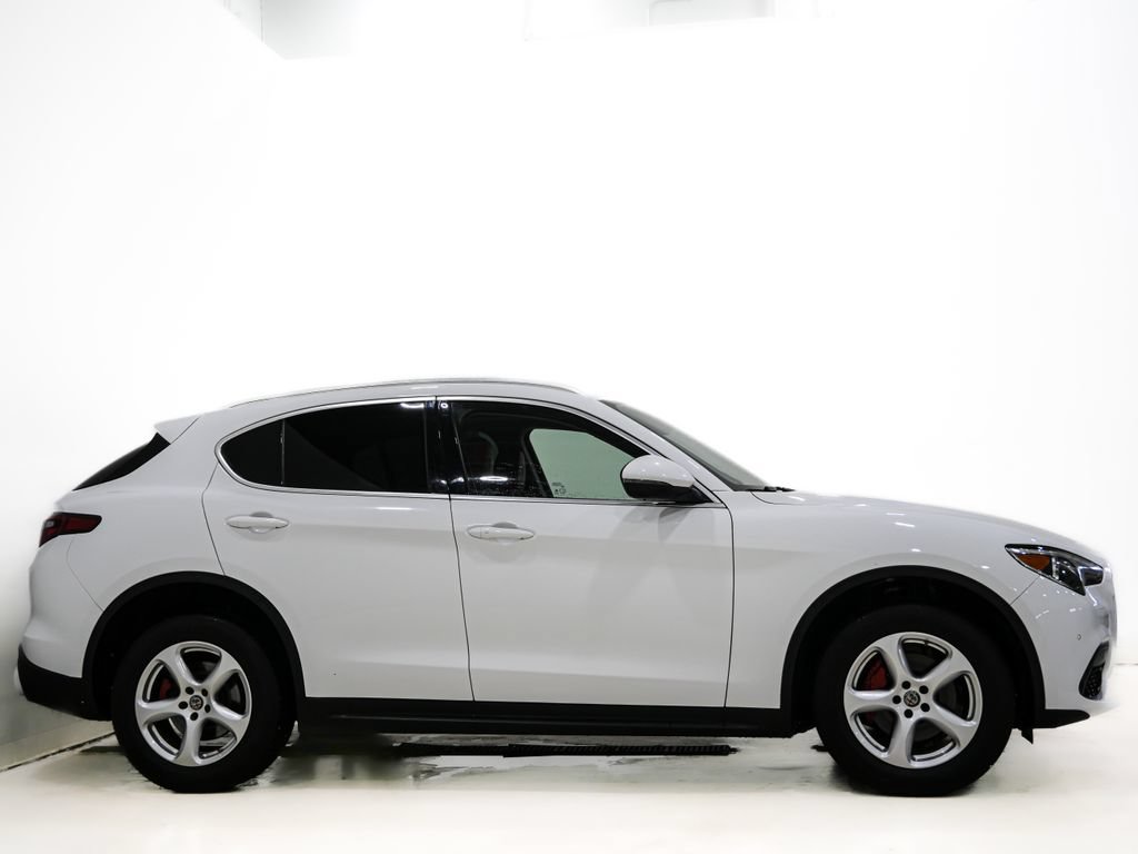 Used 2020 Alfa Romeo Stelvio AWD w/ Cold Weather Package image 4