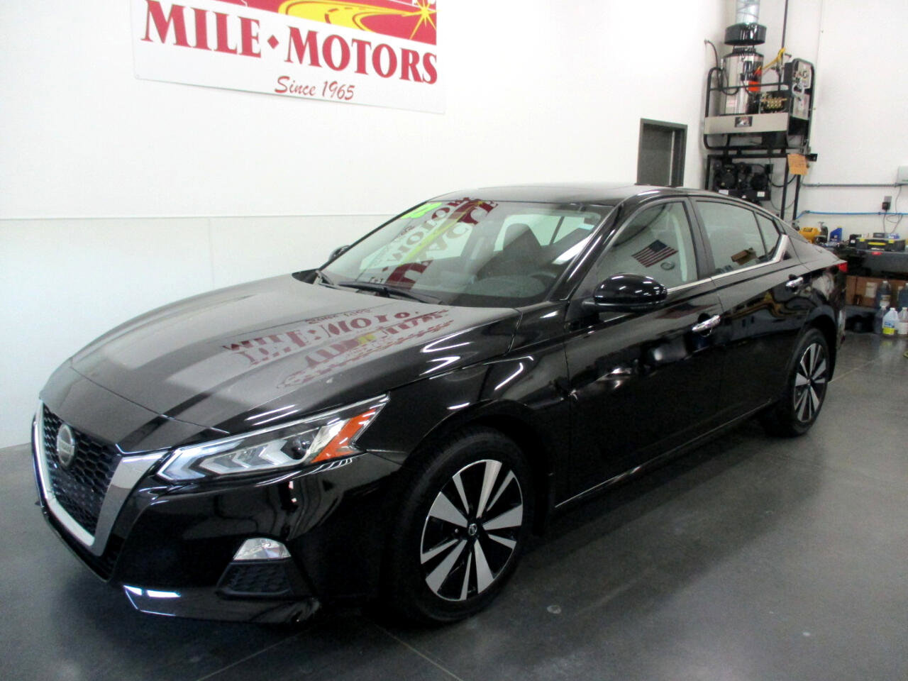 Used 2022 Nissan Altima 2.5 SV w/ SV Premium Package image 3