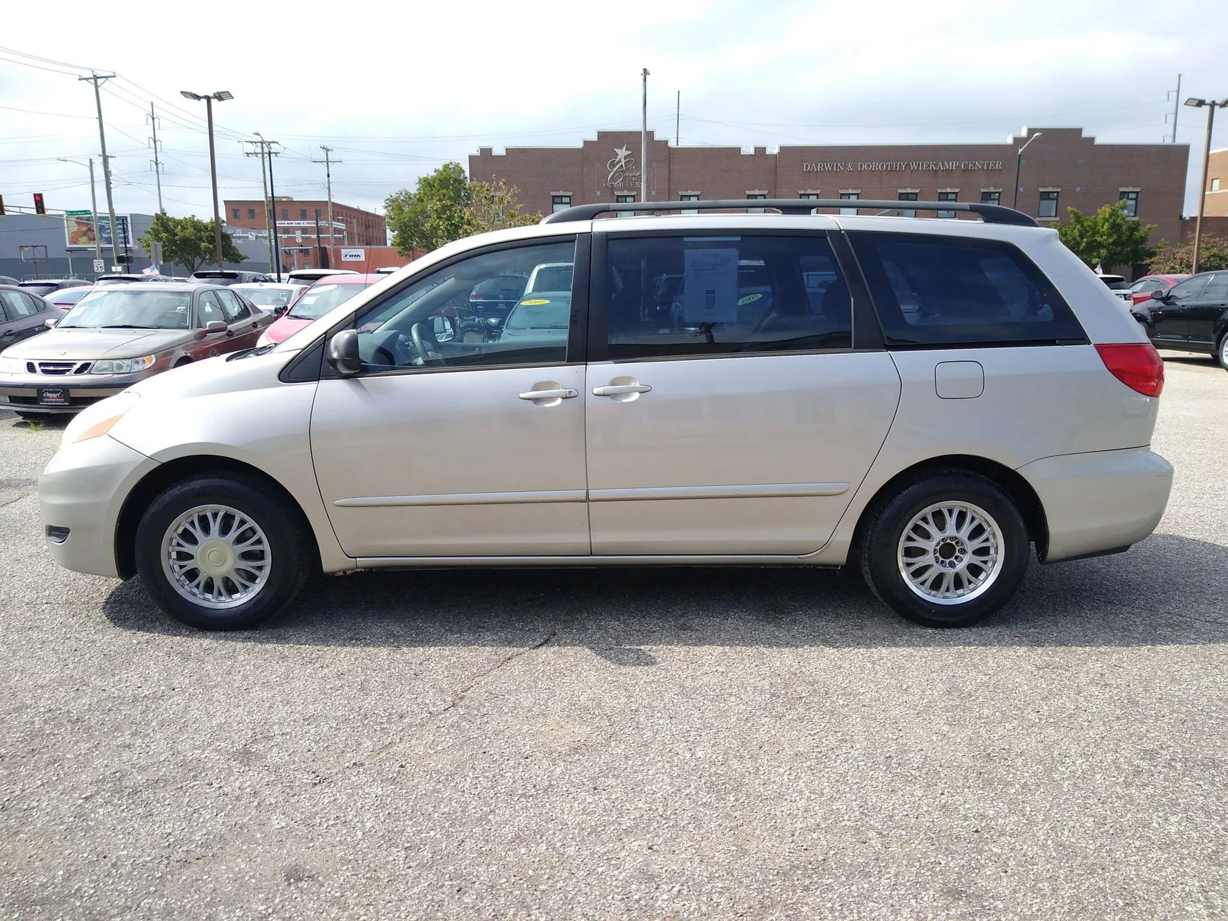 Used 2007 Toyota Sienna CE FWD image 5
