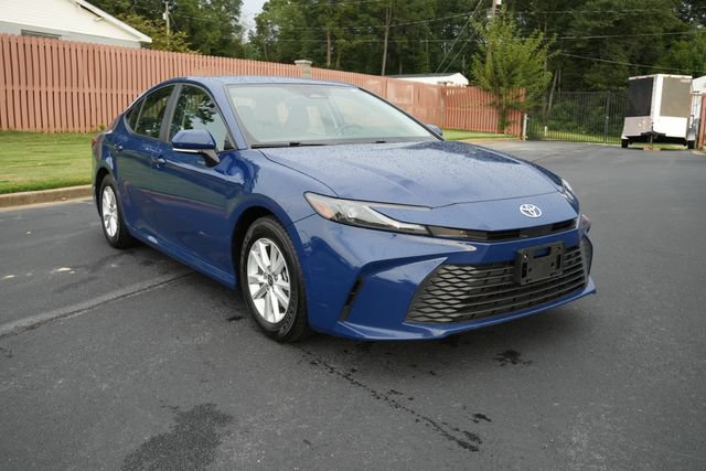 Used 2025 Toyota Camry LE FWD video 1