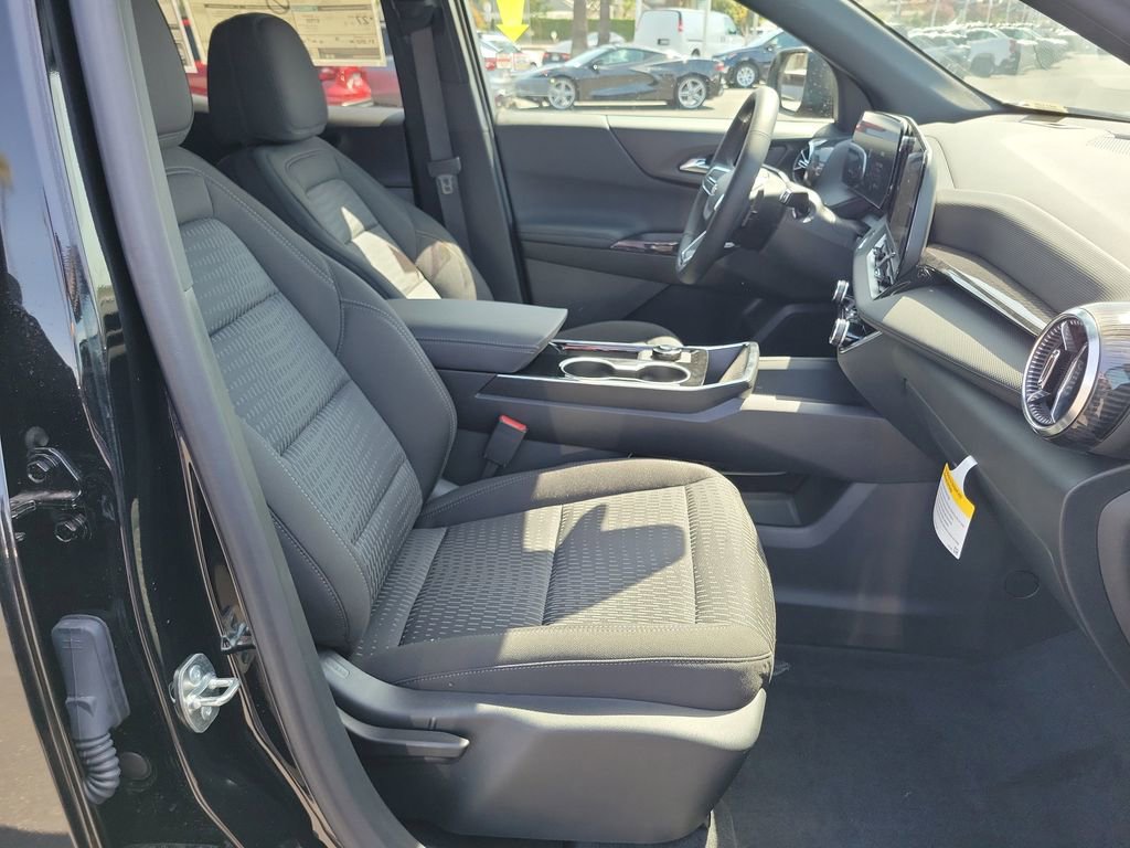 New 2026 Chevrolet Equinox LT FWD image 14