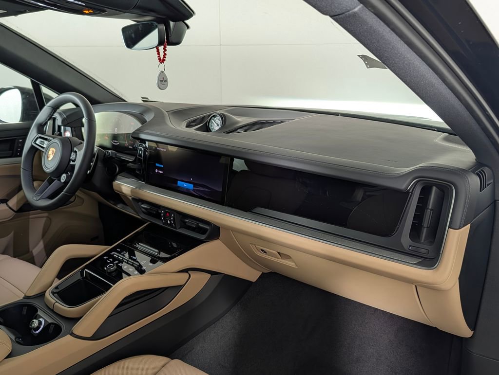 New 2026 Porsche Cayenne Coupe AWD/4WD image 19