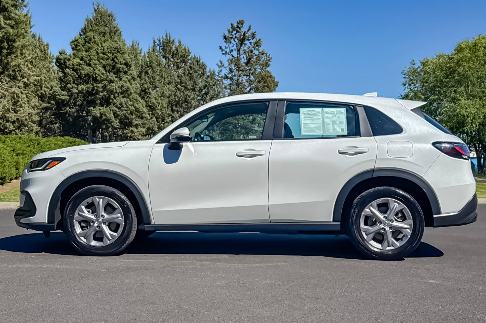 Used 2023 Honda HR-V LX image 8