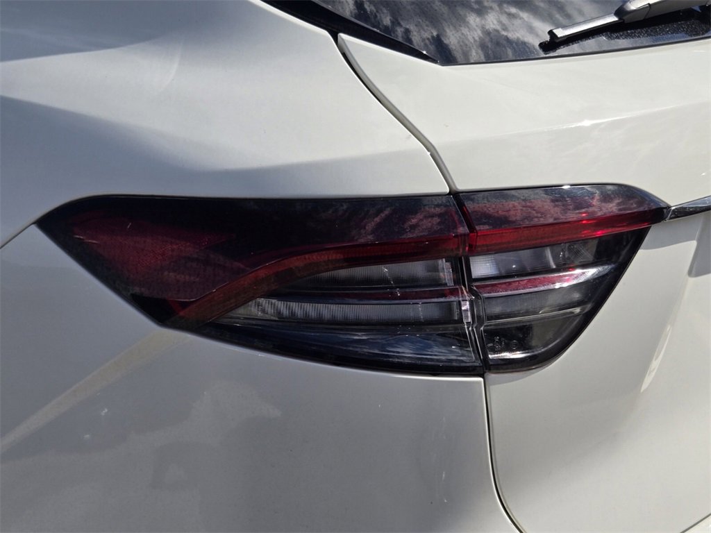 Used 2022 Maserati Levante Modena image 8