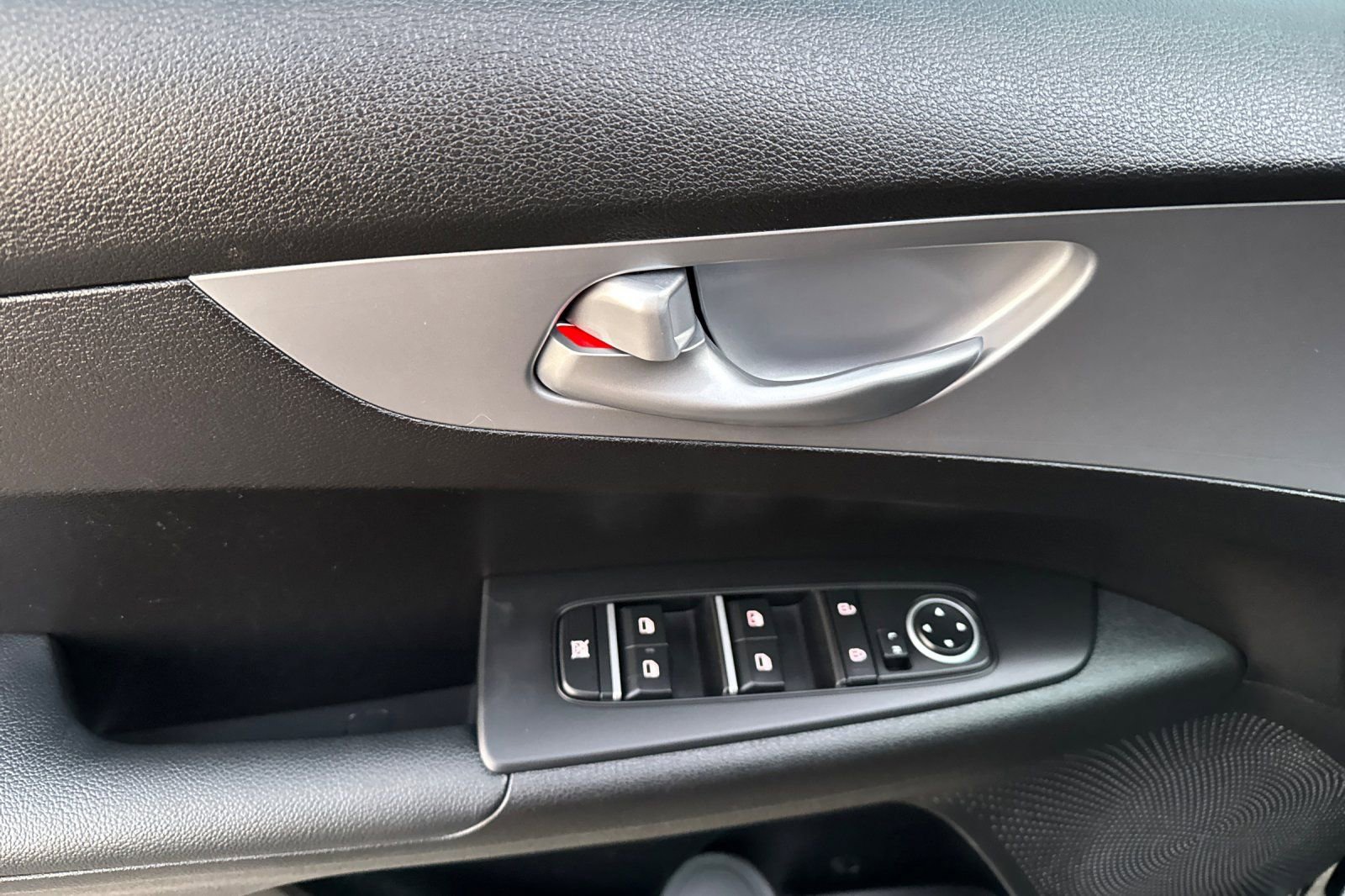 Used 2023 Kia Forte LXS w/ LXS Technology Package image 10