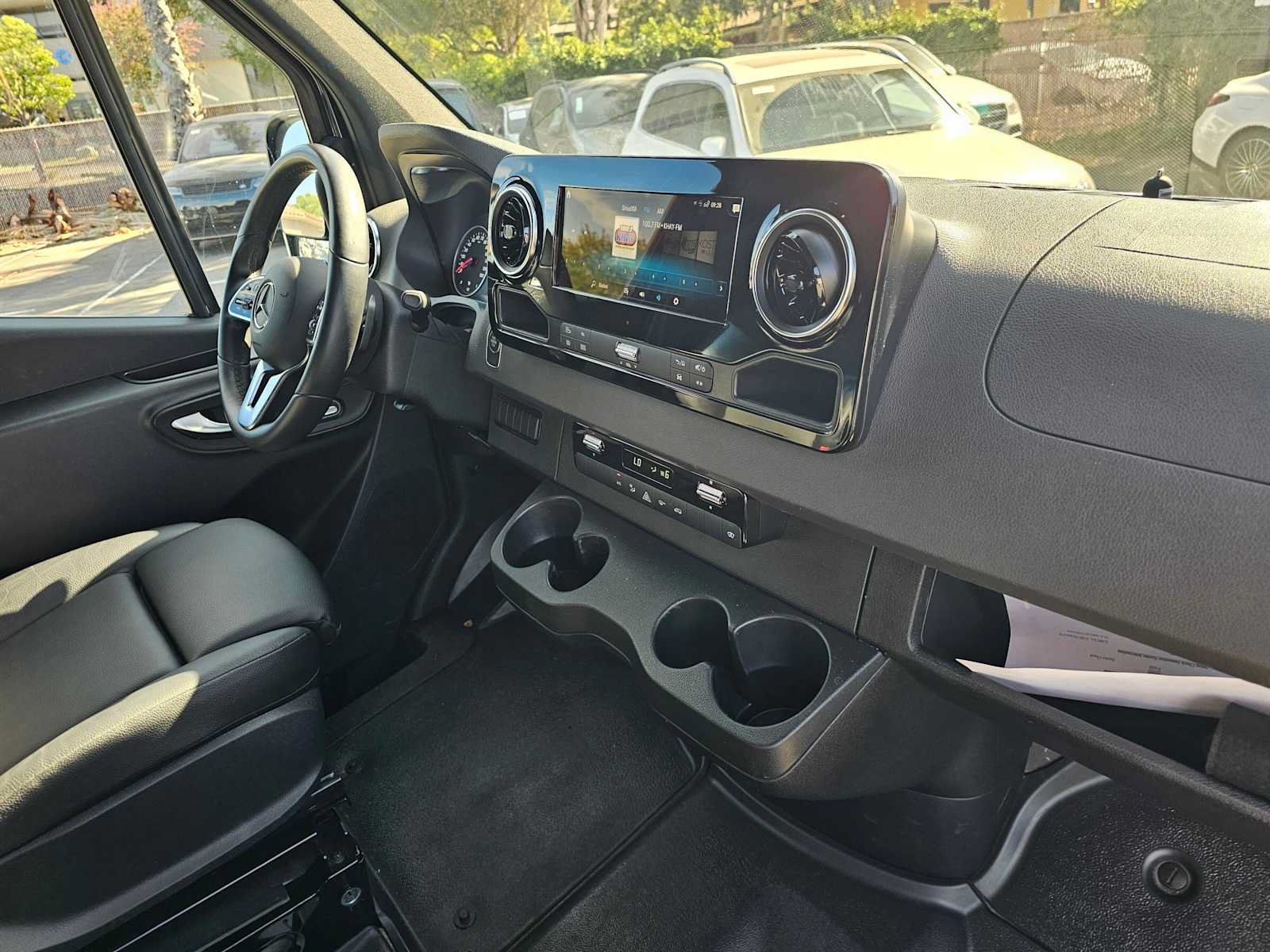 Used 2024 Mercedes-Benz Sprinter 2500 image 11