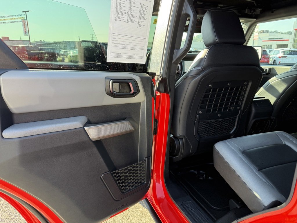 Used 2023 Ford Bronco Black Diamond image 29