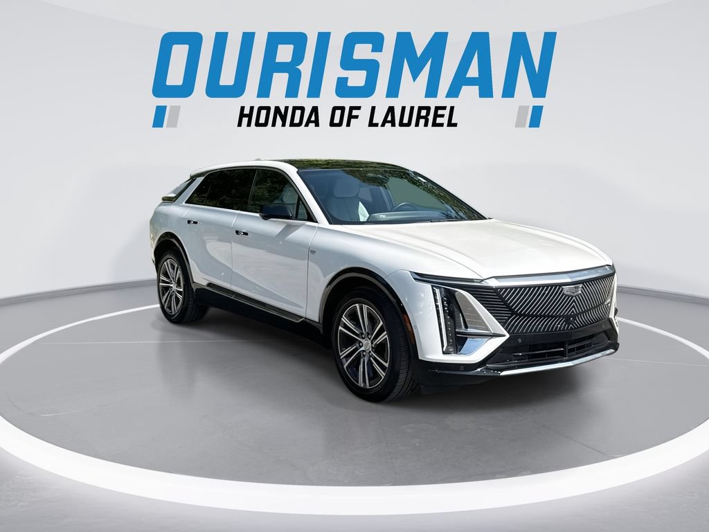 Used 2024 Cadillac Lyriq Luxury AWD/4WD image 2