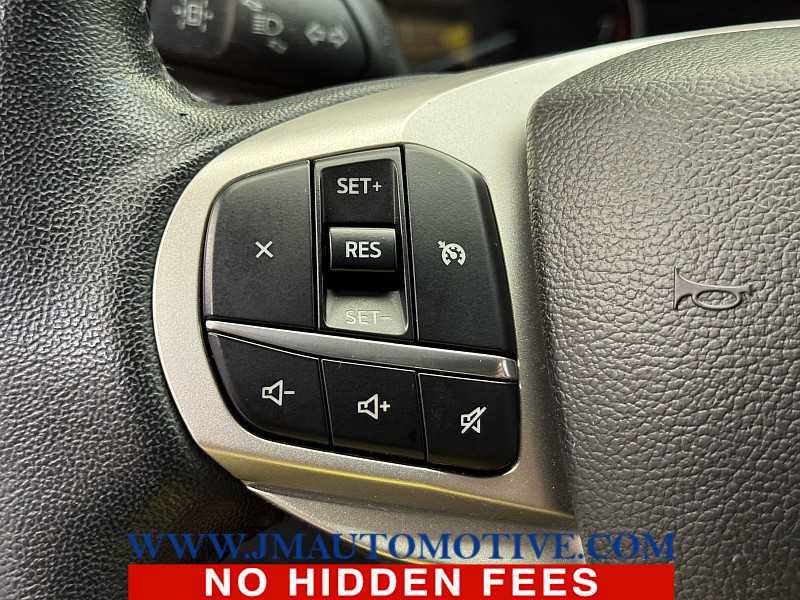 Used 2023 Ford Explorer XLT AWD/4WD image 41