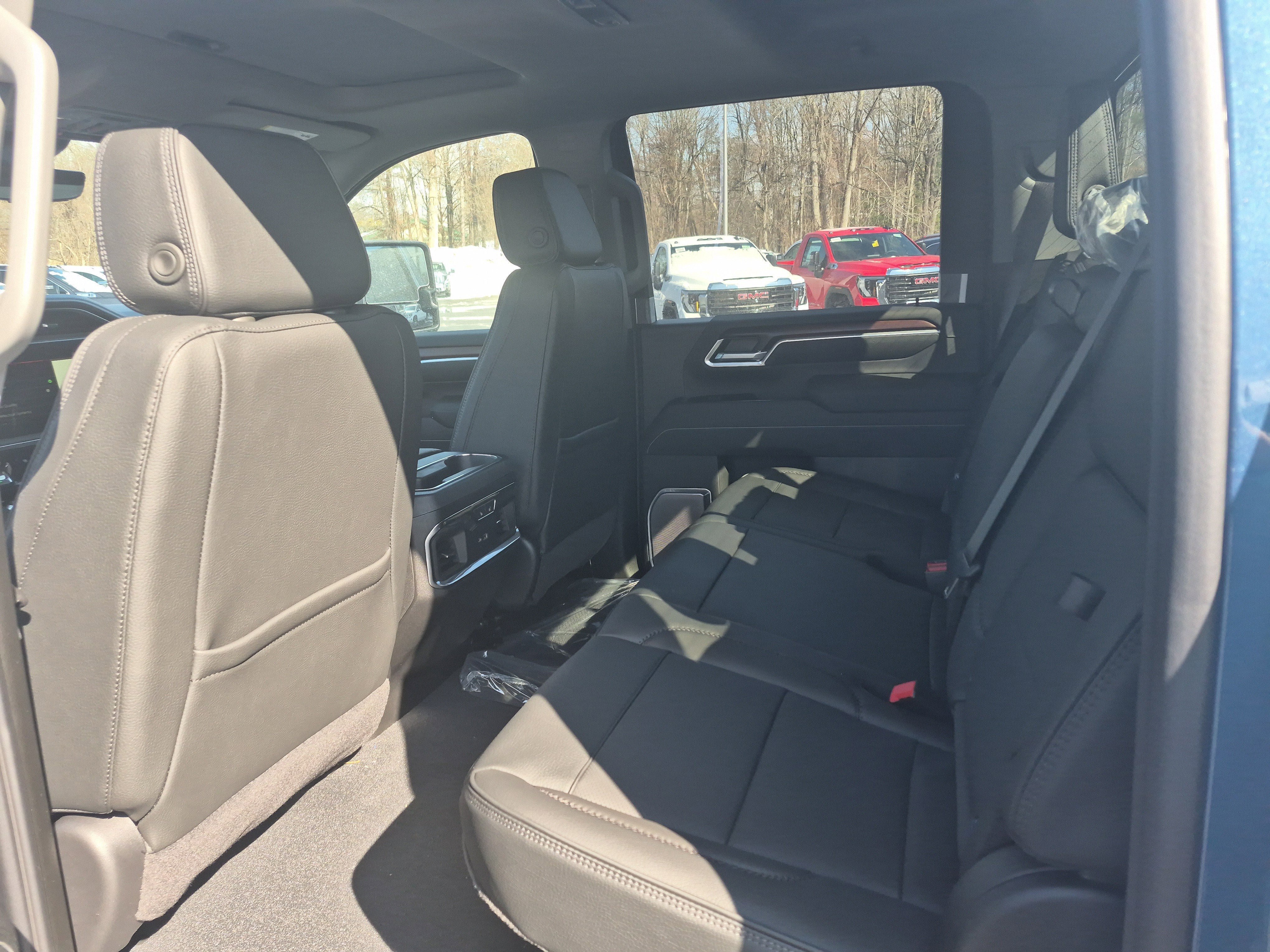 New 2026 GMC Sierra 2500 Denali w/ Denali Reserve Package AWD/4WD image 23