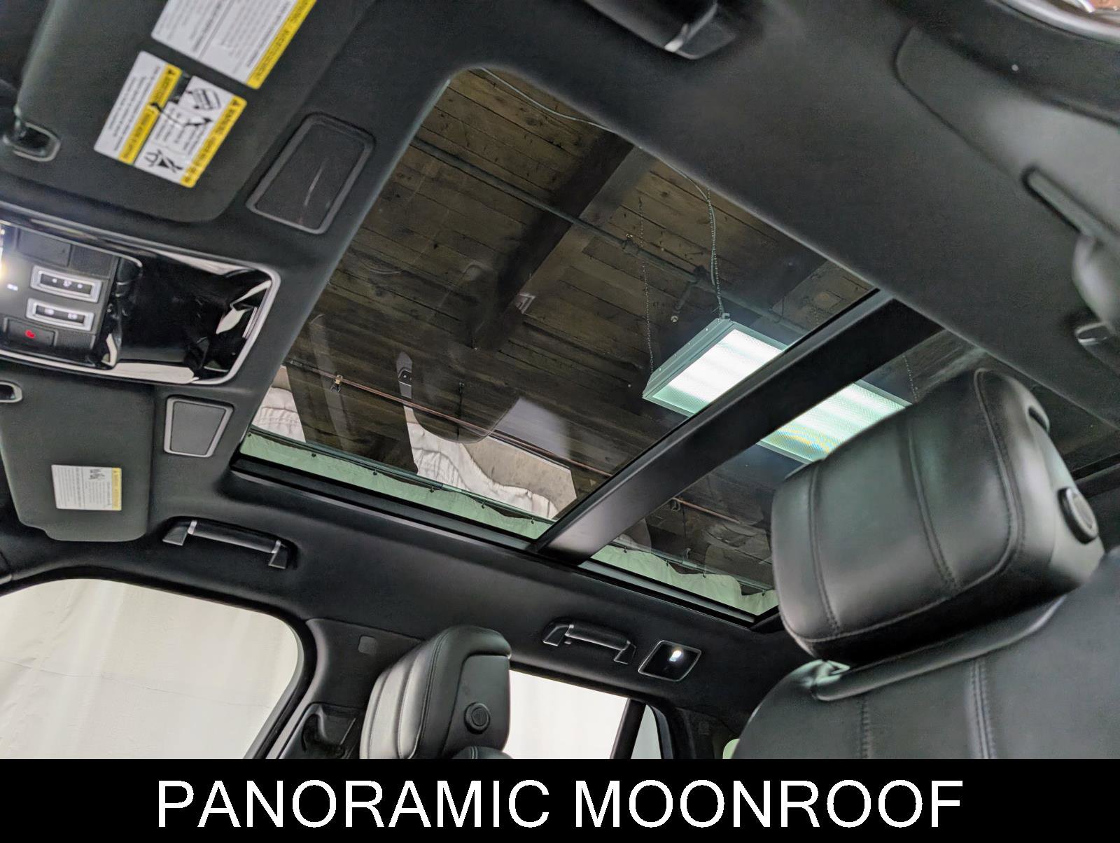 Used 2020 Land Rover Range Rover image 15