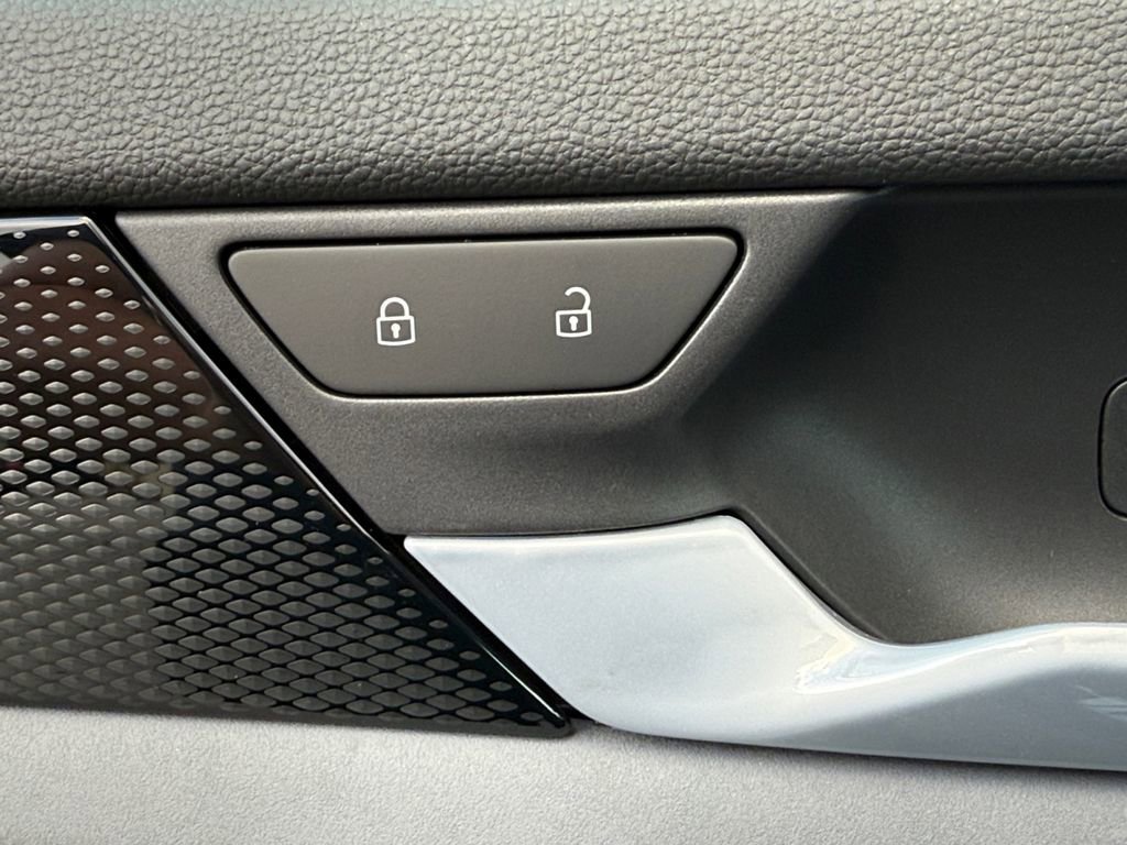 New 2026 Volkswagen Tiguan SE R-Line image 12