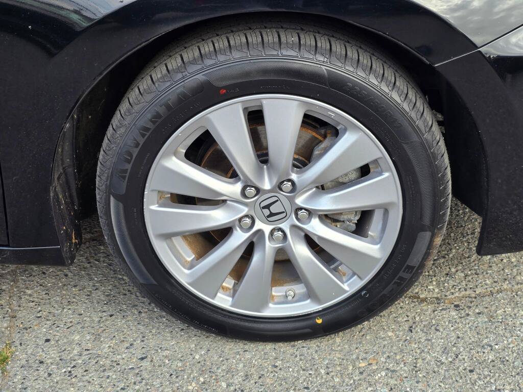 Used 2011 Honda Accord EX-L image 9