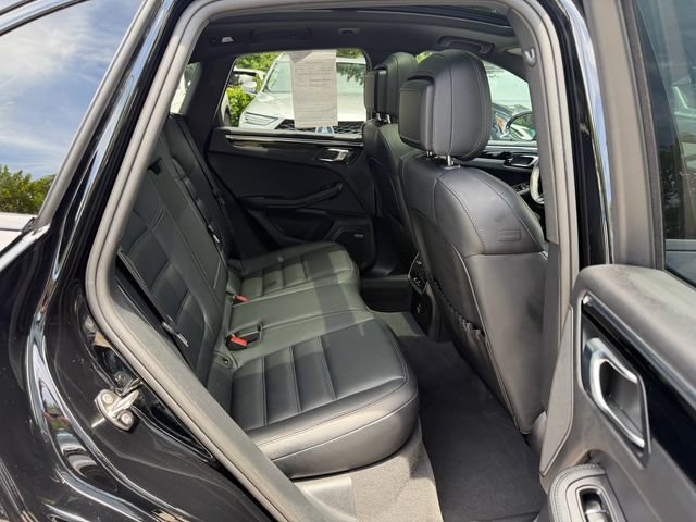 Used 2025 Porsche Macan Turbo AWD/4WD image 16