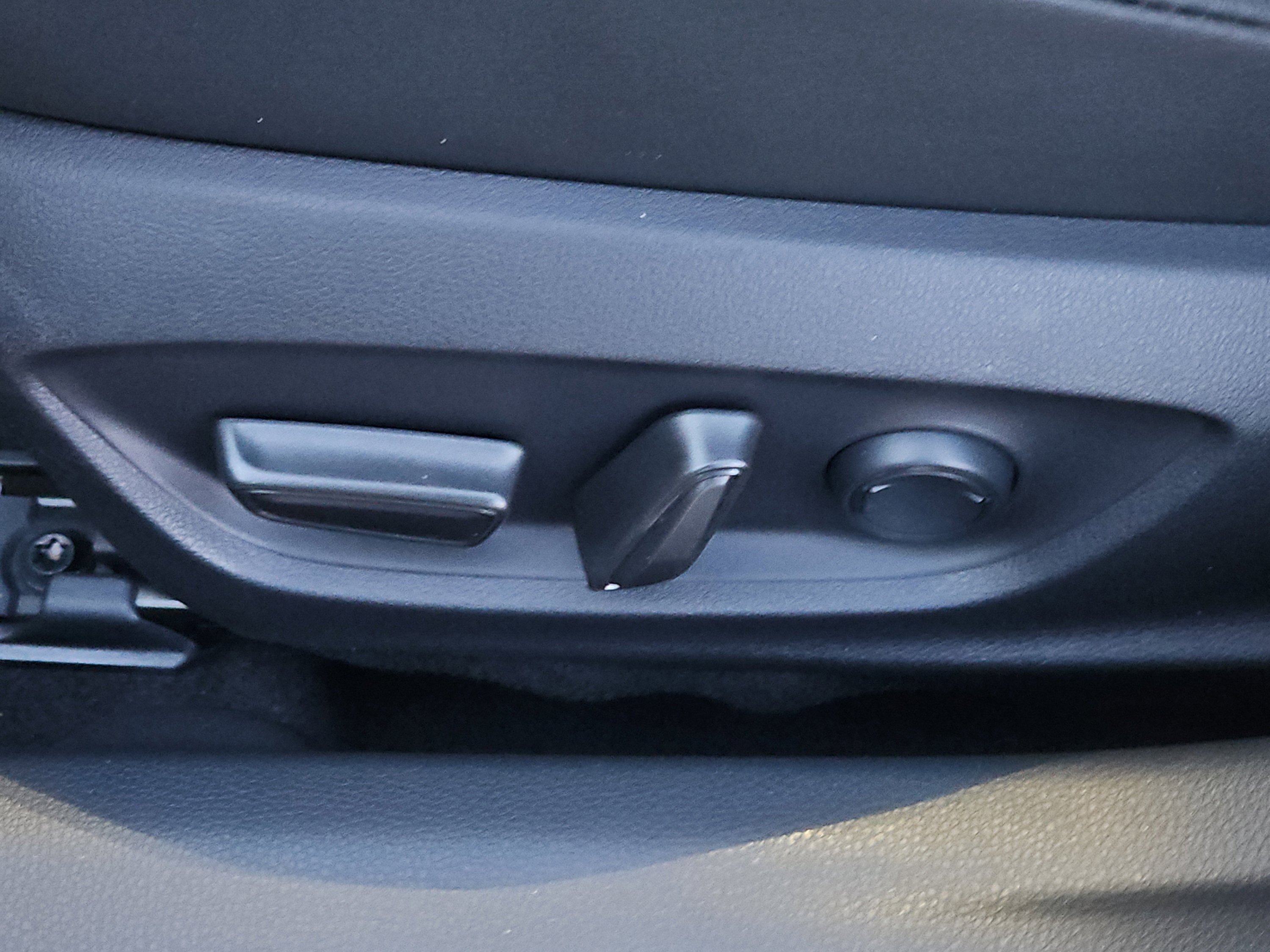 Used 2024 Toyota Prius XLE image 23