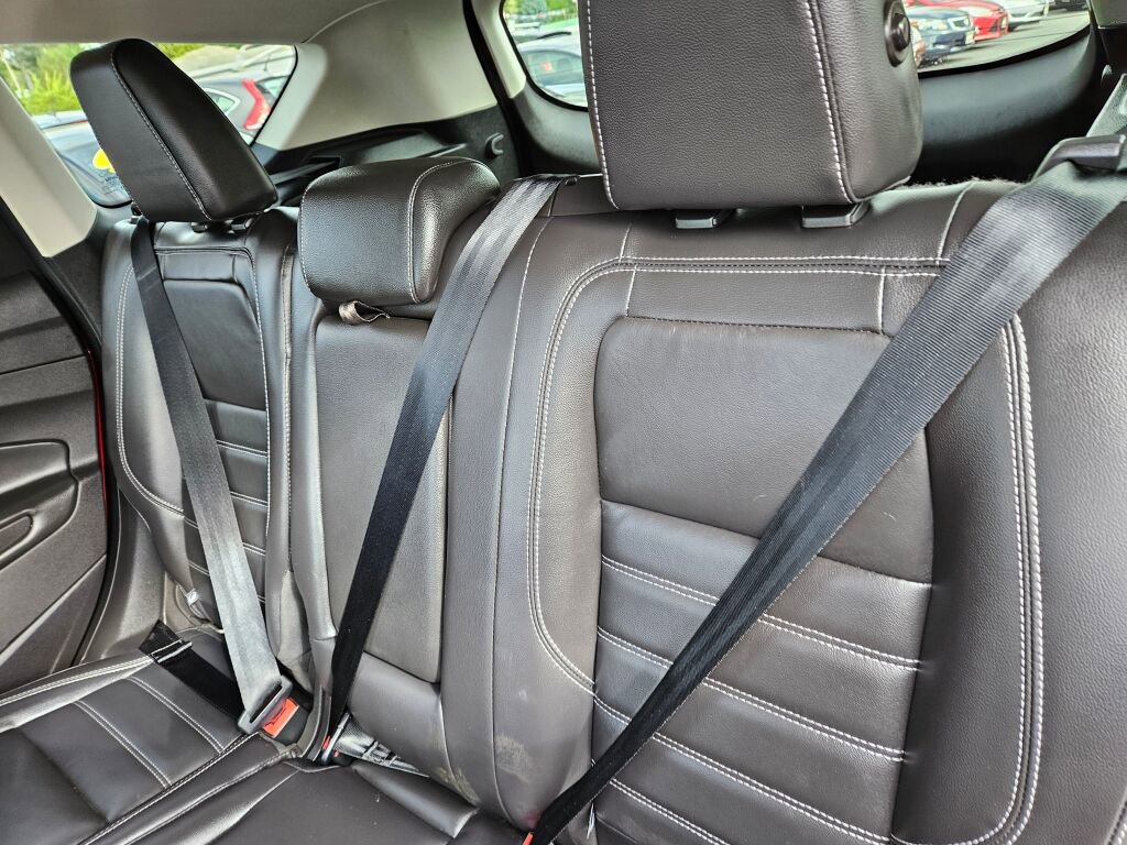 Used 2017 Ford Escape Titanium image 15
