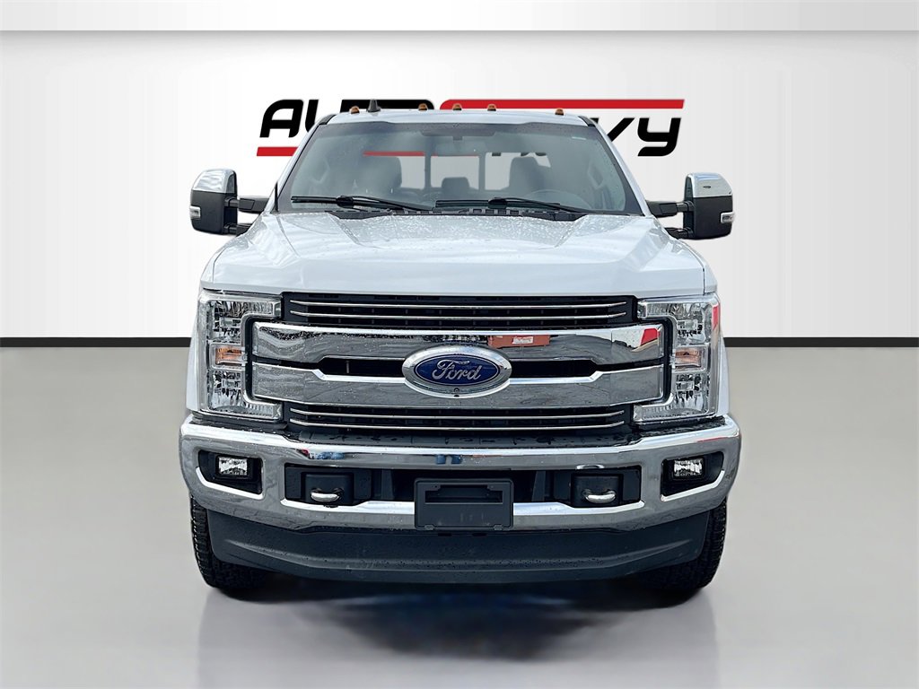 Used 2019 Ford F250 Lariat w/ Chrome Package image 2